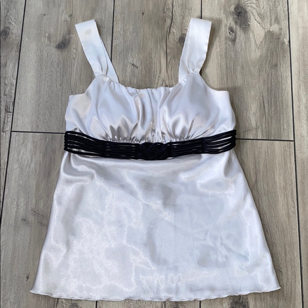 A. BYER Women’s Junior Top Size M